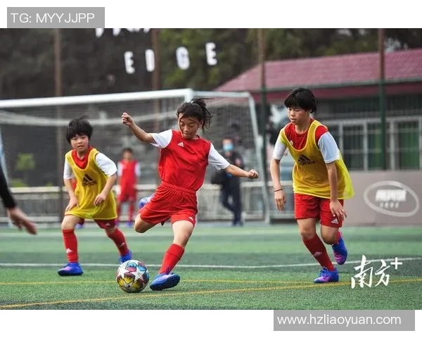 足球少女球星风采展现青春力量与梦想追逐